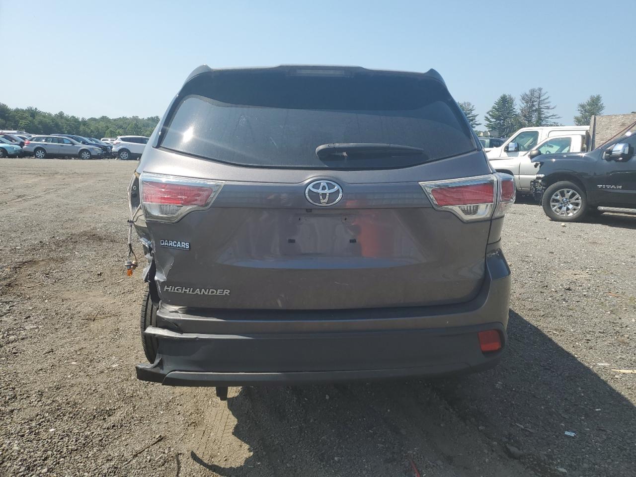 5TDZKRFH2GS177384 2016 Toyota Highlander Le