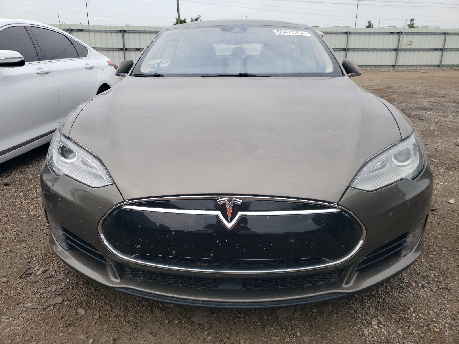 2015 Tesla Model S vin: 5YJSA1E29FF113302