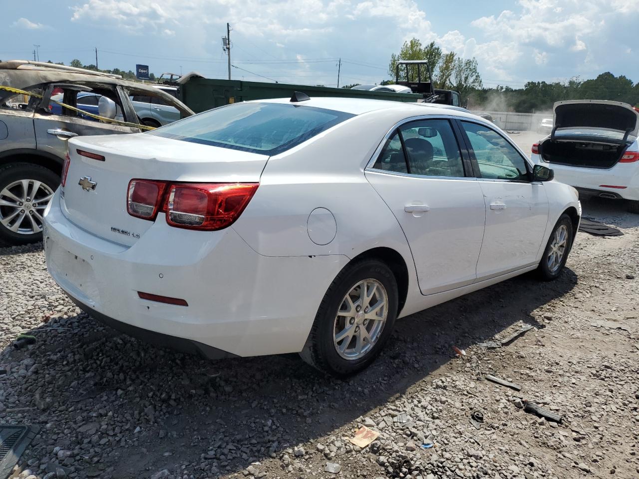 VIN 1G11A5SL2EF147357 2014 CHEVROLET MALIBU no.3