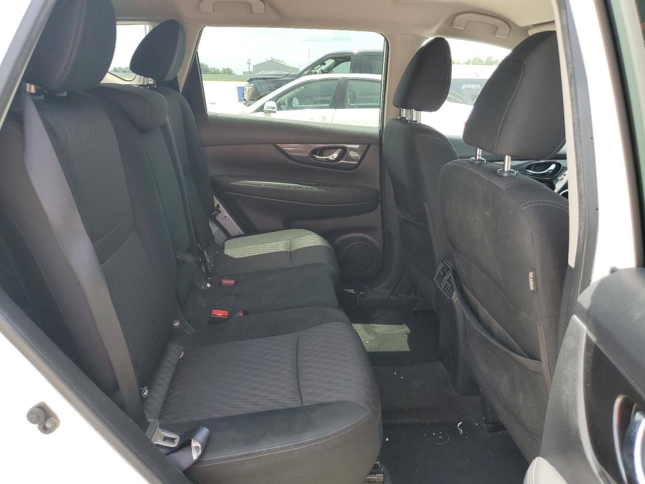 2017 Nissan Rogue S VIN: KNMAT2MT3HP609985 Lot: 66015764