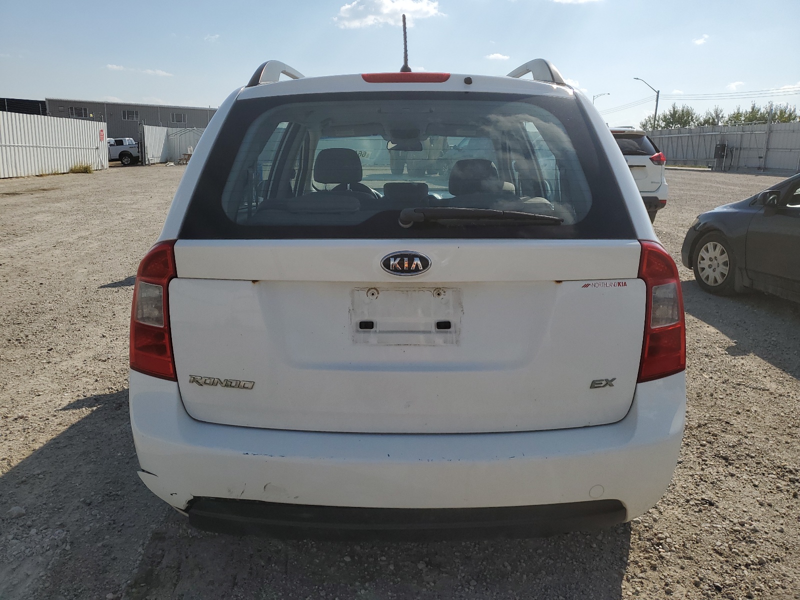 KNAFG528997253972 2009 Kia Rondo Base