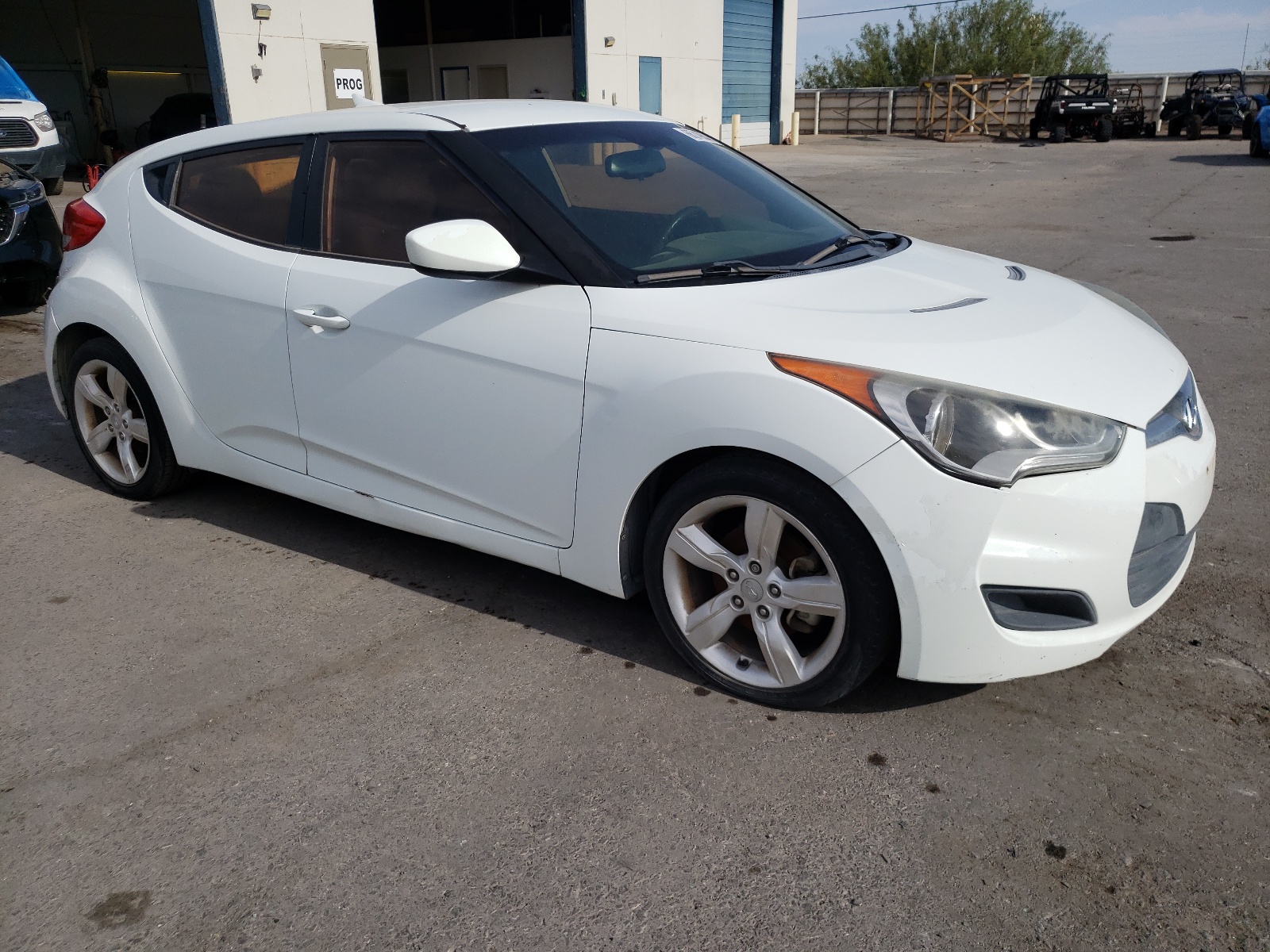 2013 Hyundai Veloster vin: KMHTC6AD1DU127780