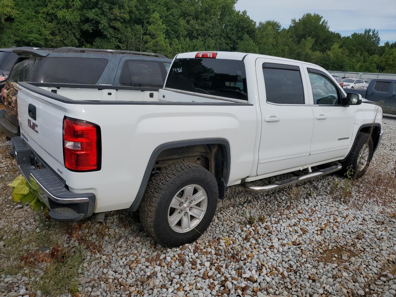 2016 GMC Sierra - Image 3