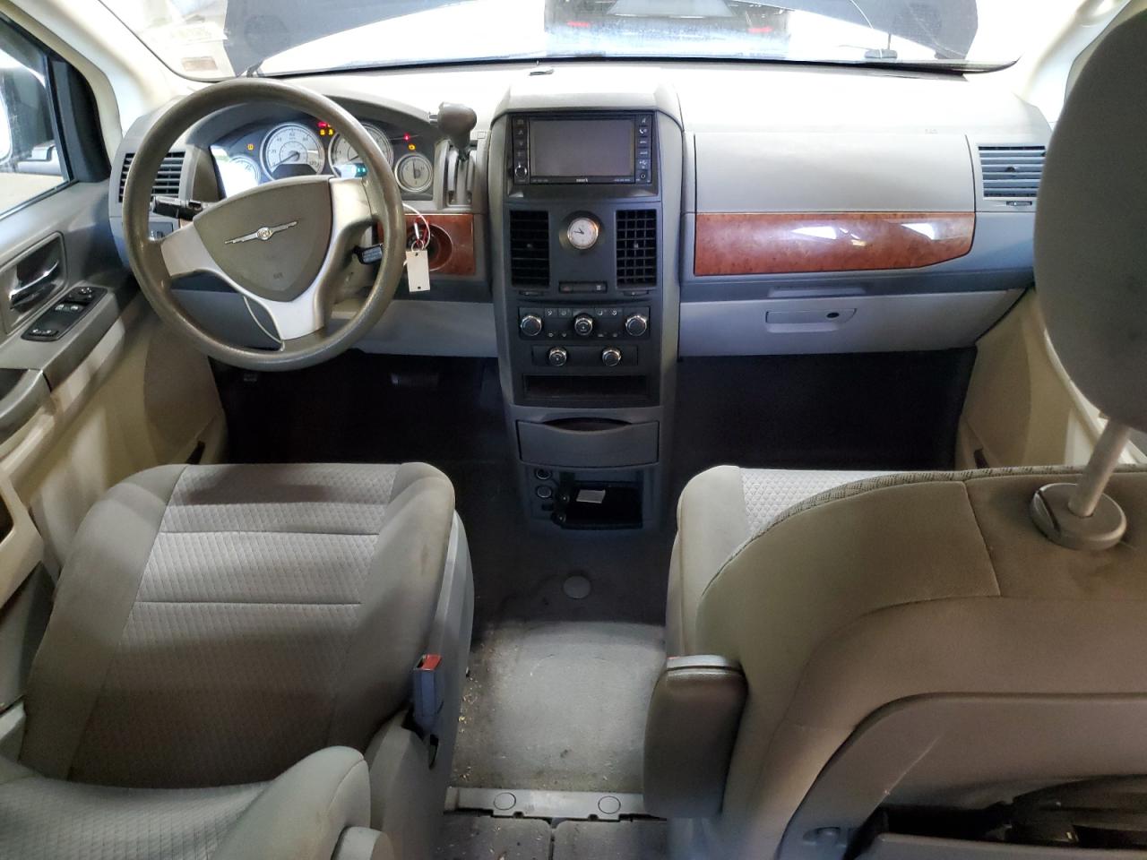 2008 Chrysler Town & Country Lx VIN: 2A8HR44HX8R818409 Lot: 68235244