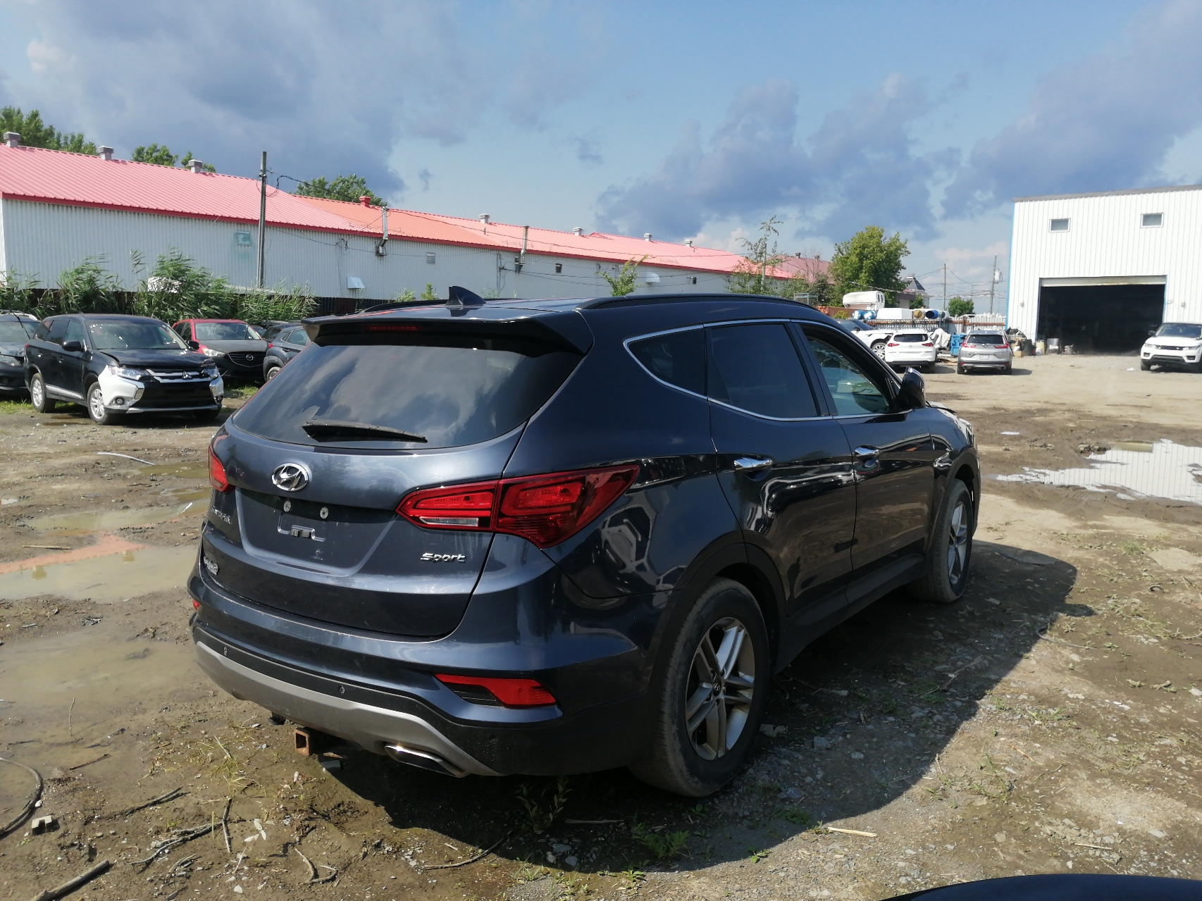 2017 Hyundai Santa Fe Sport vin: 5XYZU3LB5HG468368