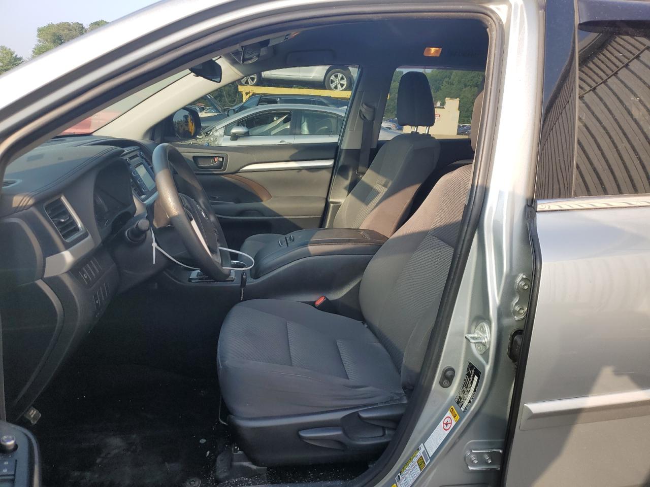 2019 Toyota Highlander Le VIN: 5TDZARFH8KS055673 Lot: 64692354