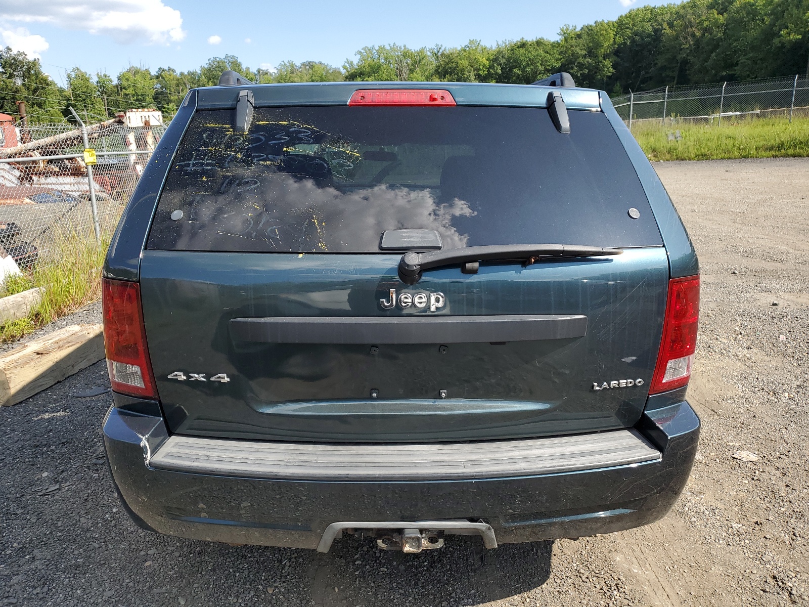 1J4GR48K05C643689 2005 Jeep Grand Cherokee Laredo