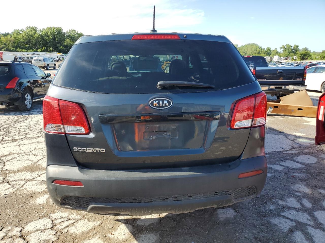 5XYKT3A14BG159996 2011 Kia Sorento Base