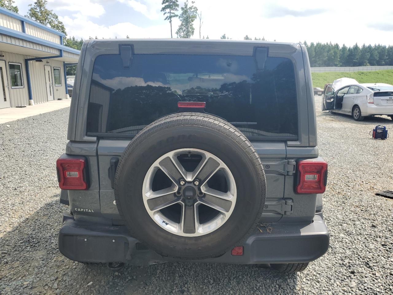 1C4HJXEN1KW524237 2019 Jeep Wrangler Unlimited Sahara