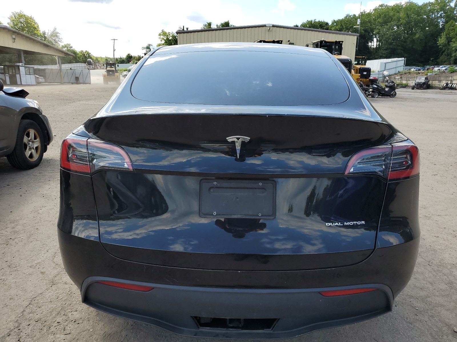 7SAYGDEE4PA036974 2023 Tesla Model Y