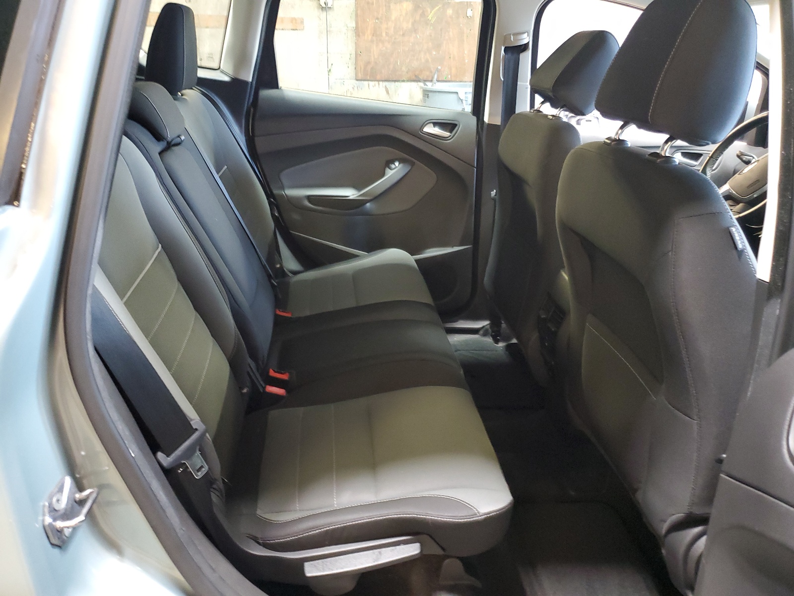 1FADP5AUXDL501810 2013 Ford C-Max Se