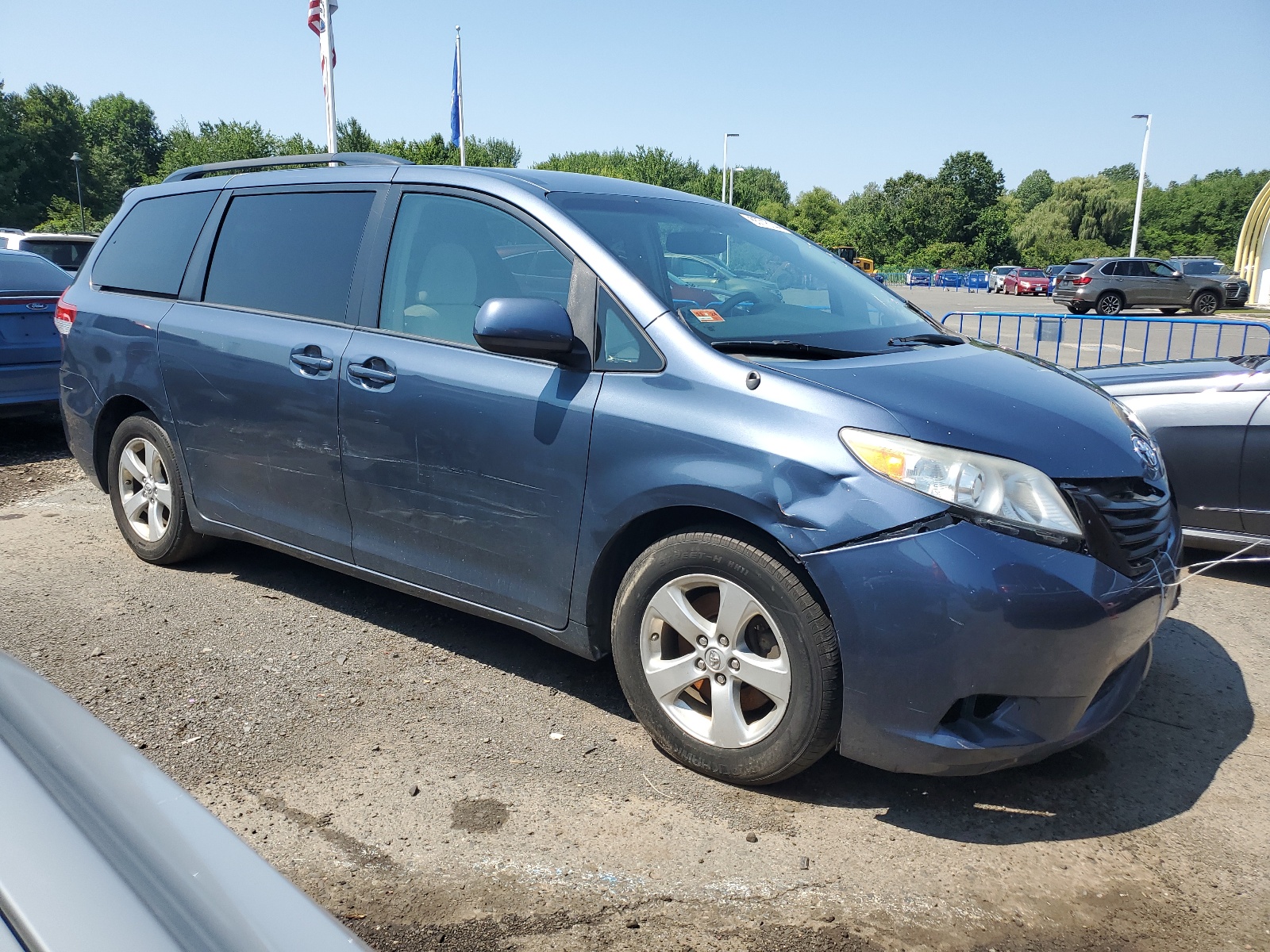 2014 Toyota Sienna Le vin: 5TDKK3DC2ES484086