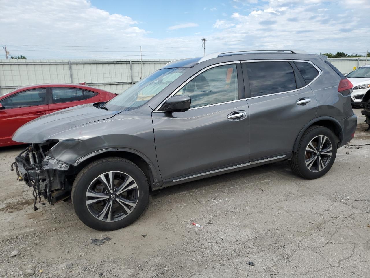 JN8AT2MV2JW318637 2018 NISSAN ROGUE - Image 1