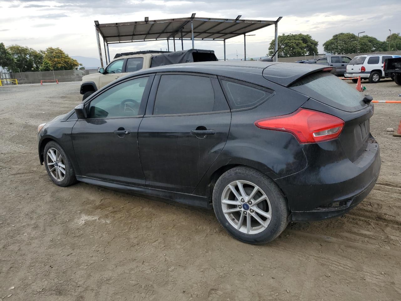 VIN 1FADP3K25JL287547 2018 FORD FOCUS no.2