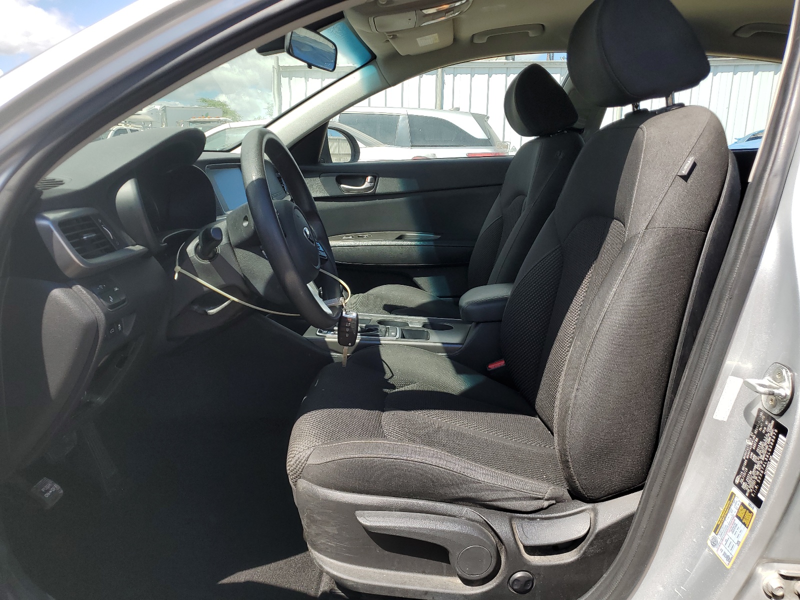 5XXGT4L39LG388979 2020 Kia Optima Lx