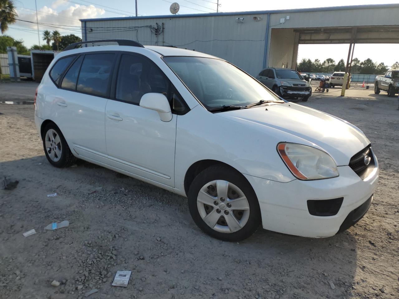 2009 Kia Rondo Base VIN: KNAFG528097237403 Lot: 67230404