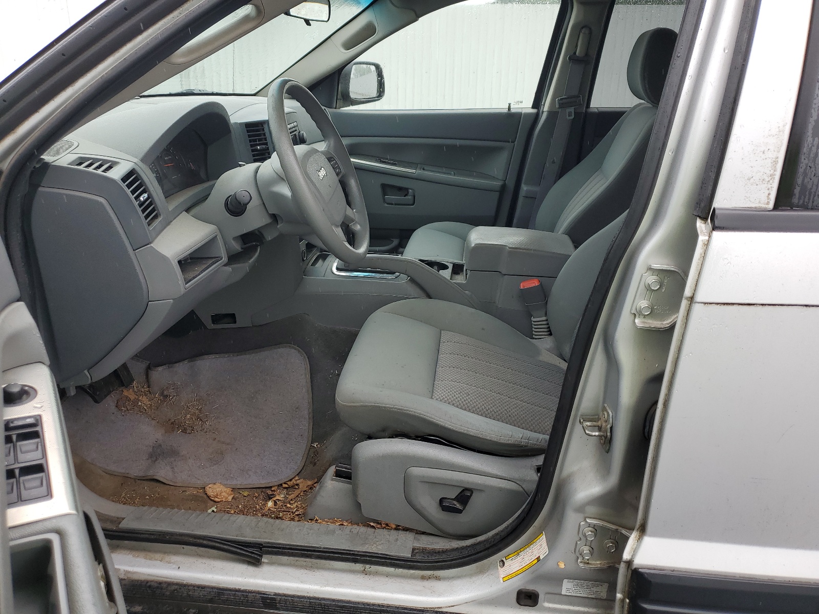 1J4GR48K85C509674 2005 Jeep Grand Cherokee Laredo