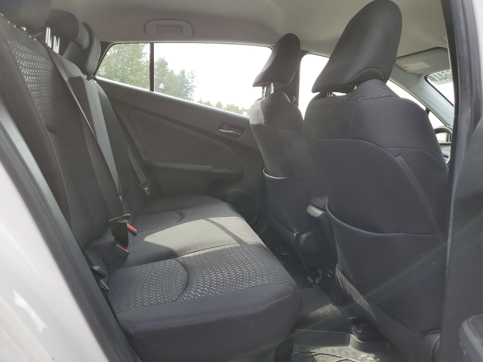 JTDKBRFU3J3061215 2018 Toyota Prius