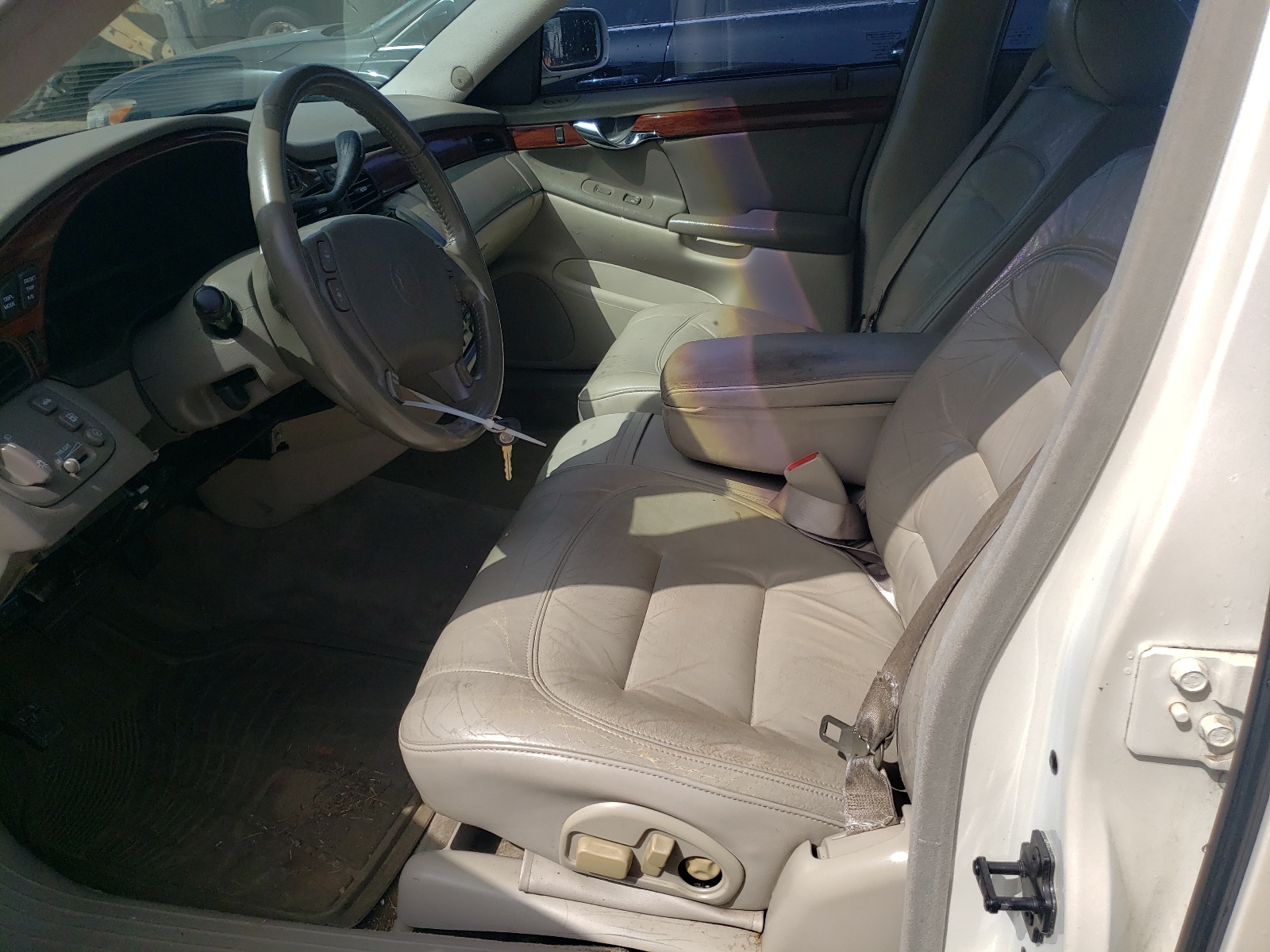 1G6KD54Y11U224384 2001 Cadillac Deville