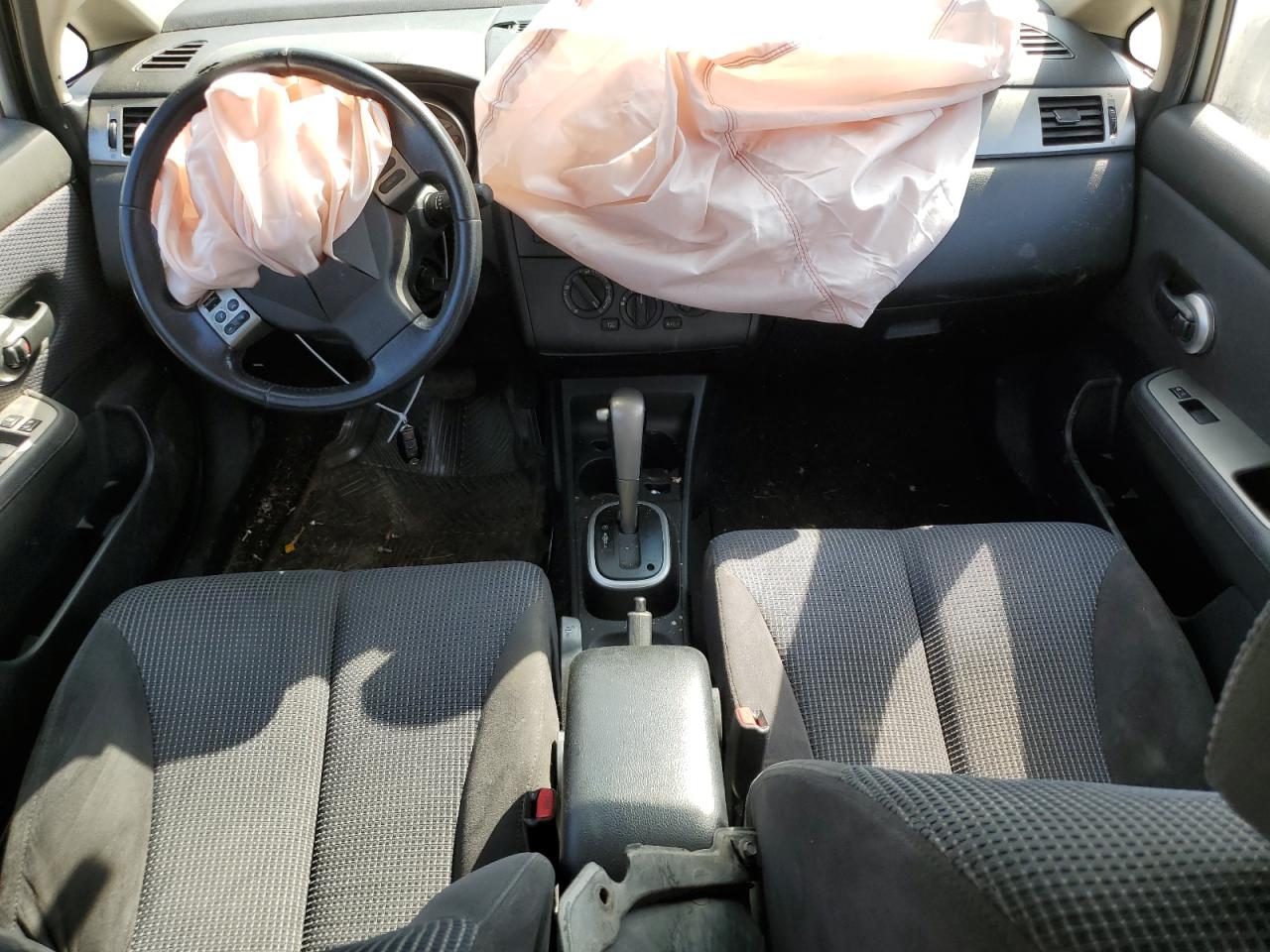 2011 Nissan Versa - Image 8