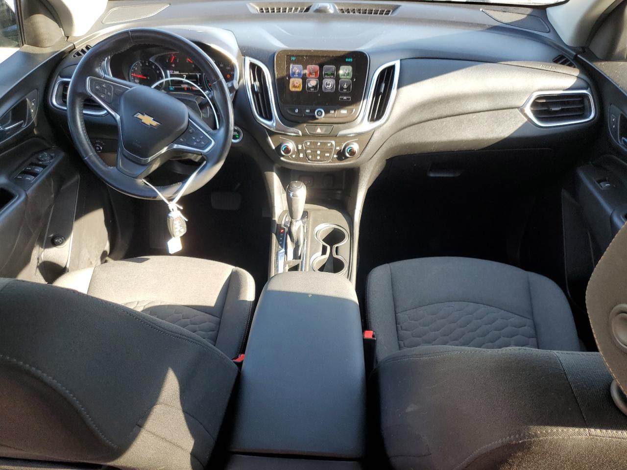 3GNAXJEV2JL103426 2018 Chevrolet Equinox Lt