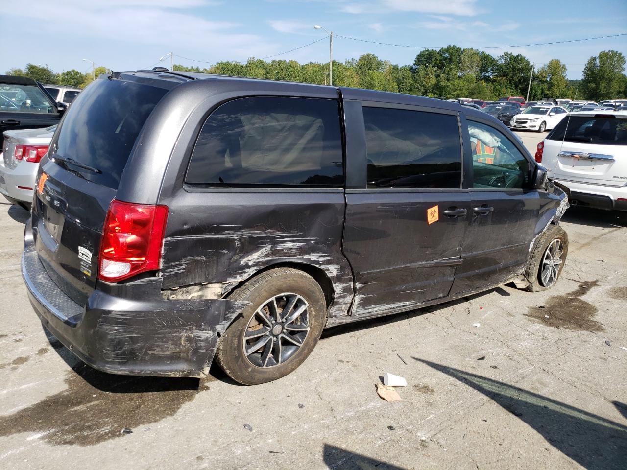 2017 Dodge Caravan - Image 3