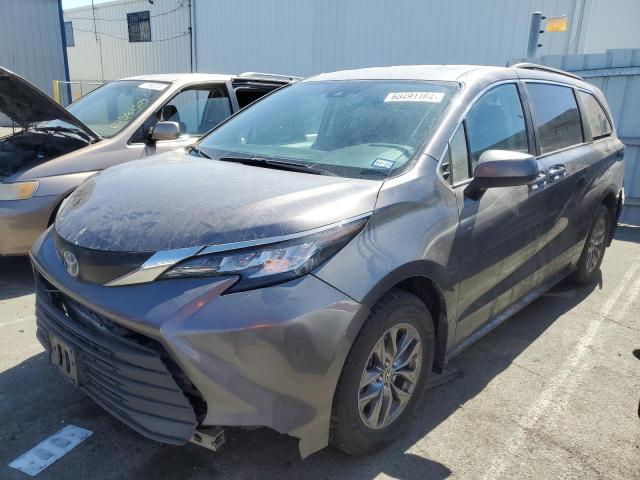 2023 Toyota Sienna Le