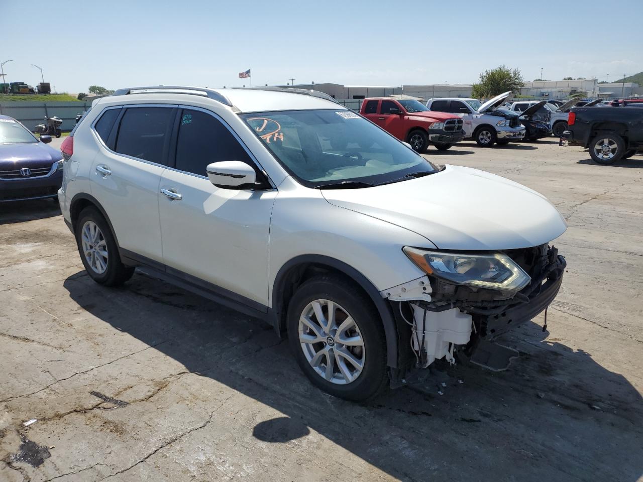 2017 Nissan Rogue - Image 4