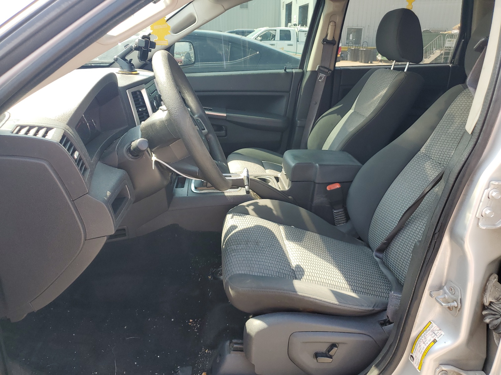 1J8GS48K68C109393 2008 Jeep Grand Cherokee Laredo