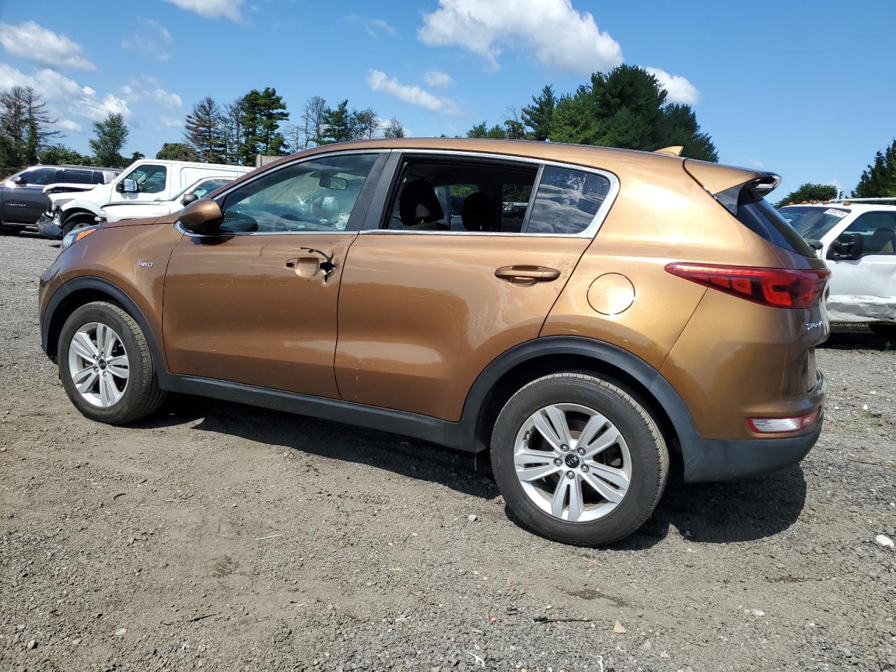 KNDPMCAC7J7417945 2018 KIA SPORTAGE - Image 2