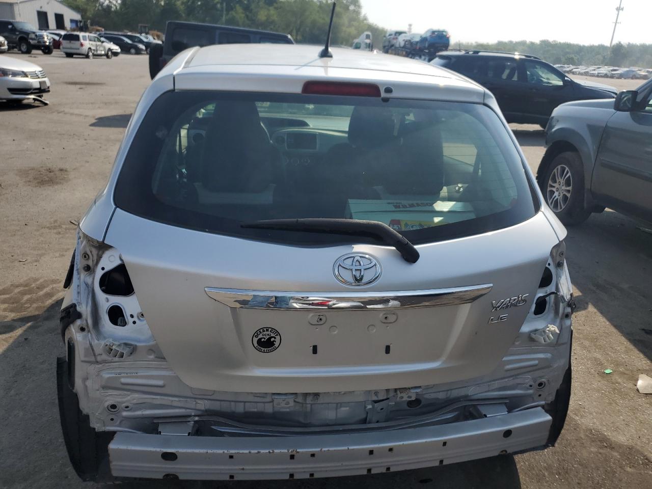 JTDKTUD35CD513317 2012 Toyota Yaris