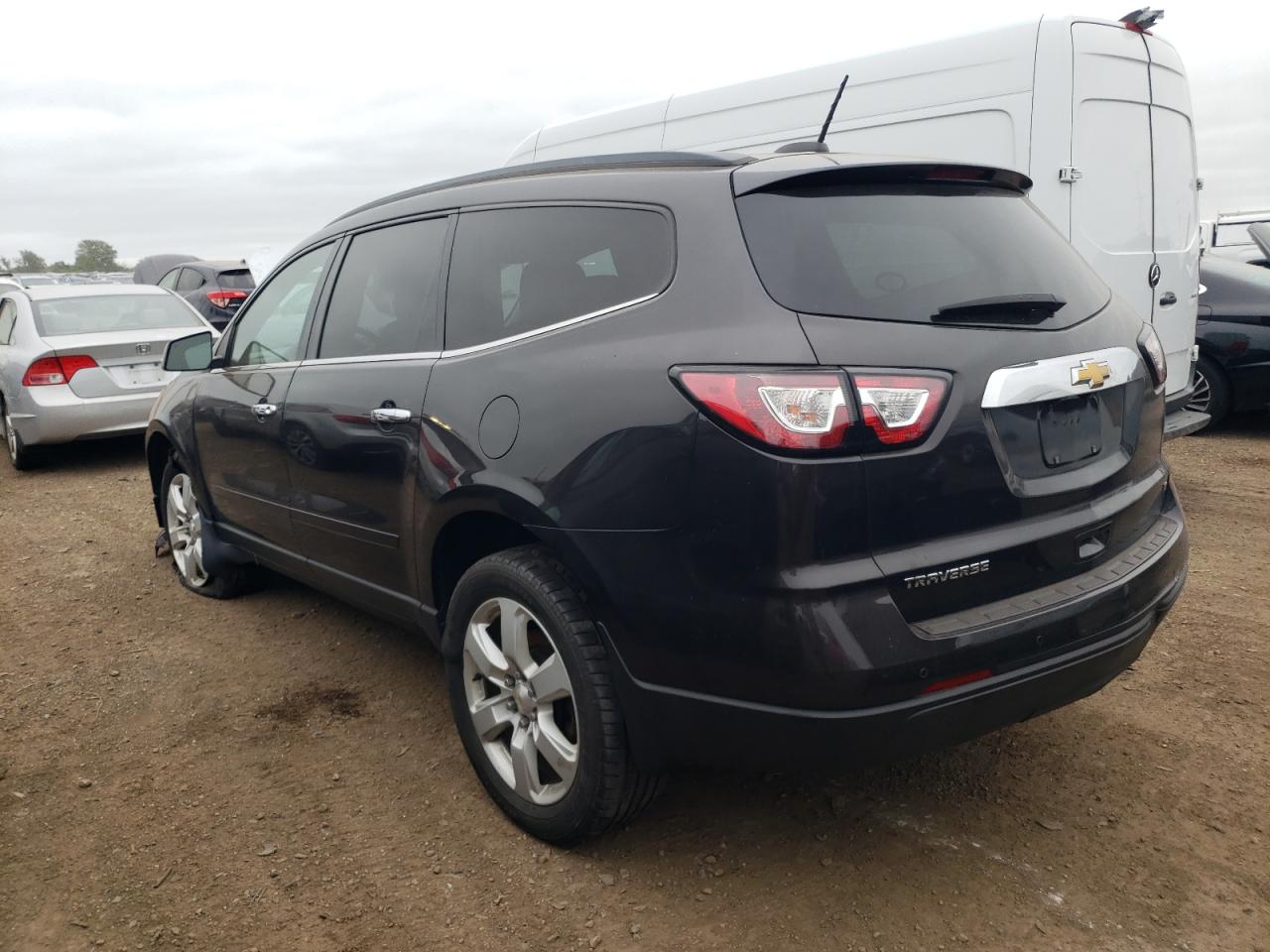 1GNKRGKD1HJ186507 2017 CHEVROLET TRAVERSE - Image 2