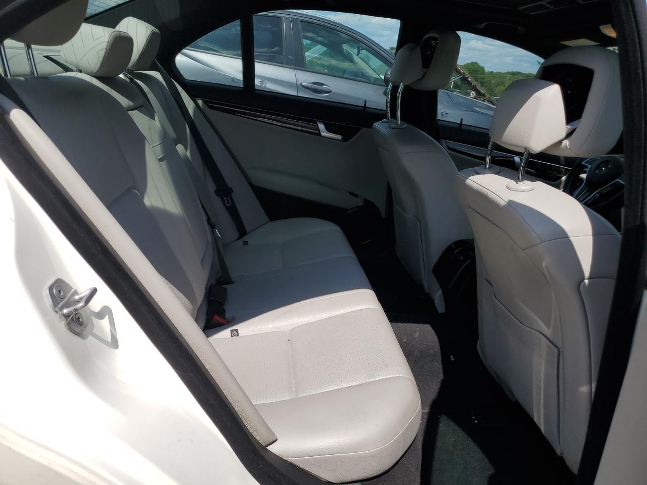 2012 Mercedes-Benz C 300 4Matic VIN: WDDGF8BB5CR226552 Lot: 66231094