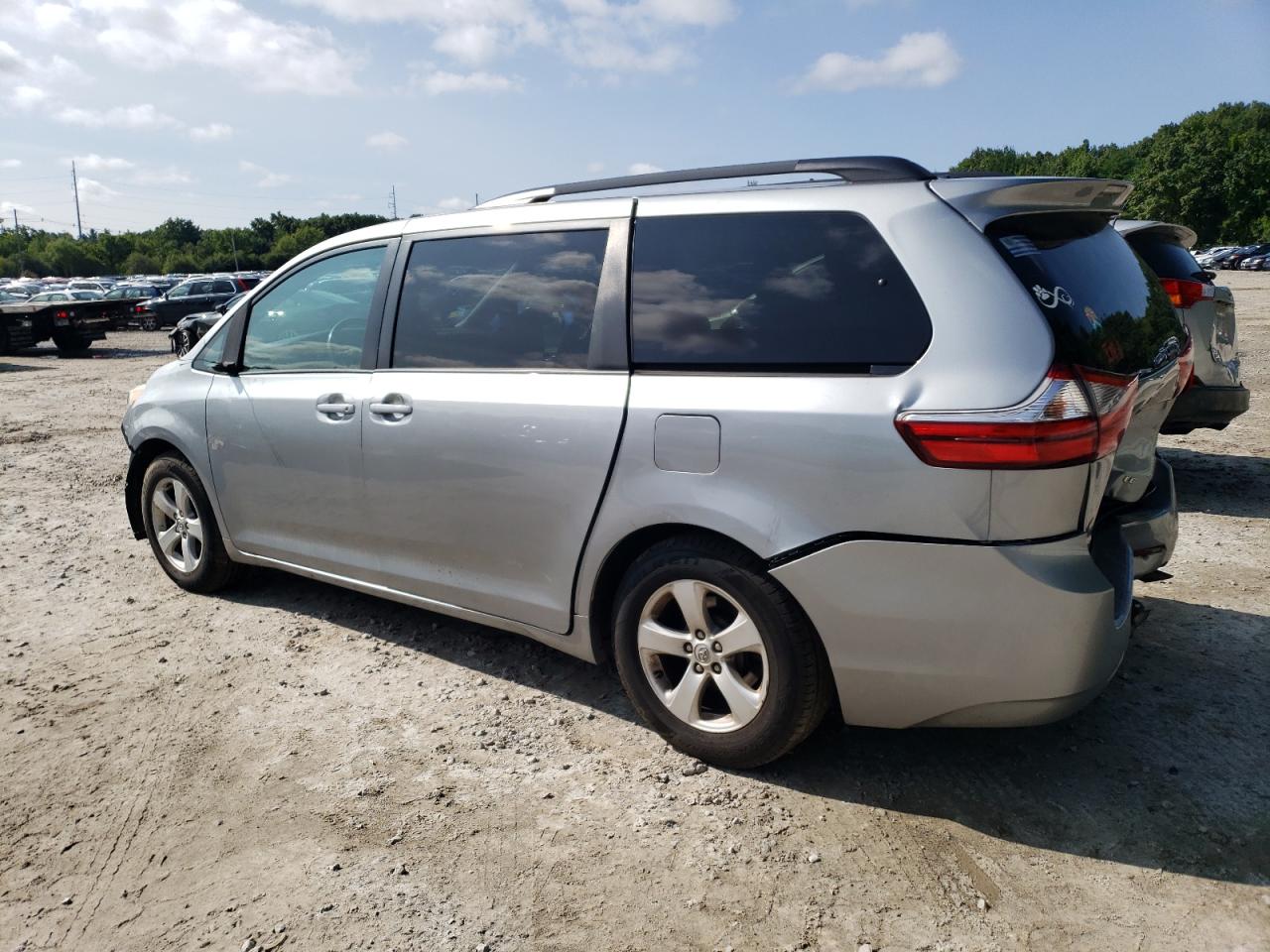 2015 Toyota Sienna Le VIN: 5TDKK3DCXFS608476 Lot: 68166804