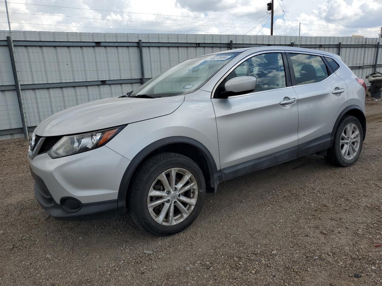 JN1BJ1CP3HW022994 2017 NISSAN ROGUE - Image 1