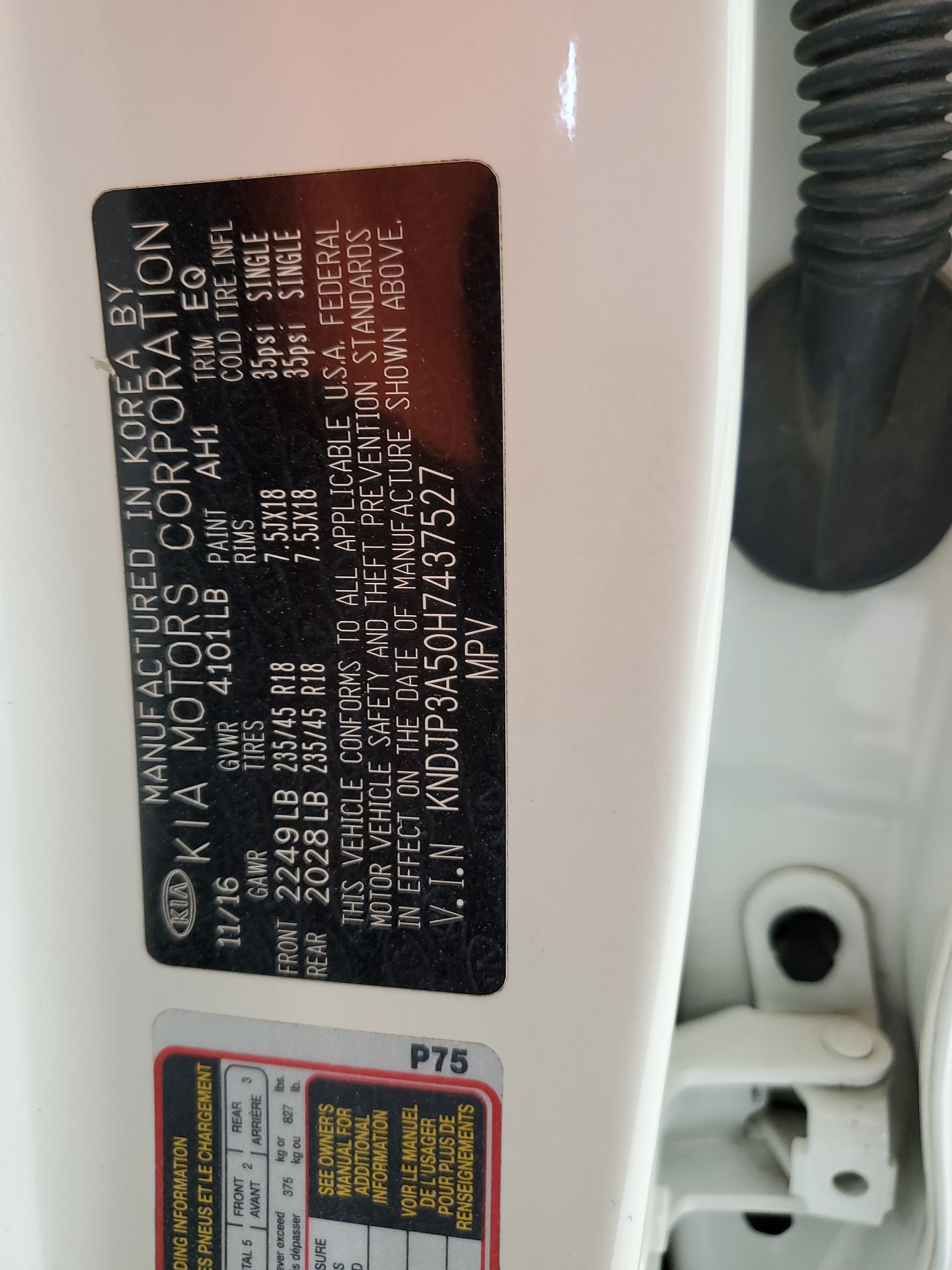 KNDJP3A50H7437527 2017 Kia Soul +