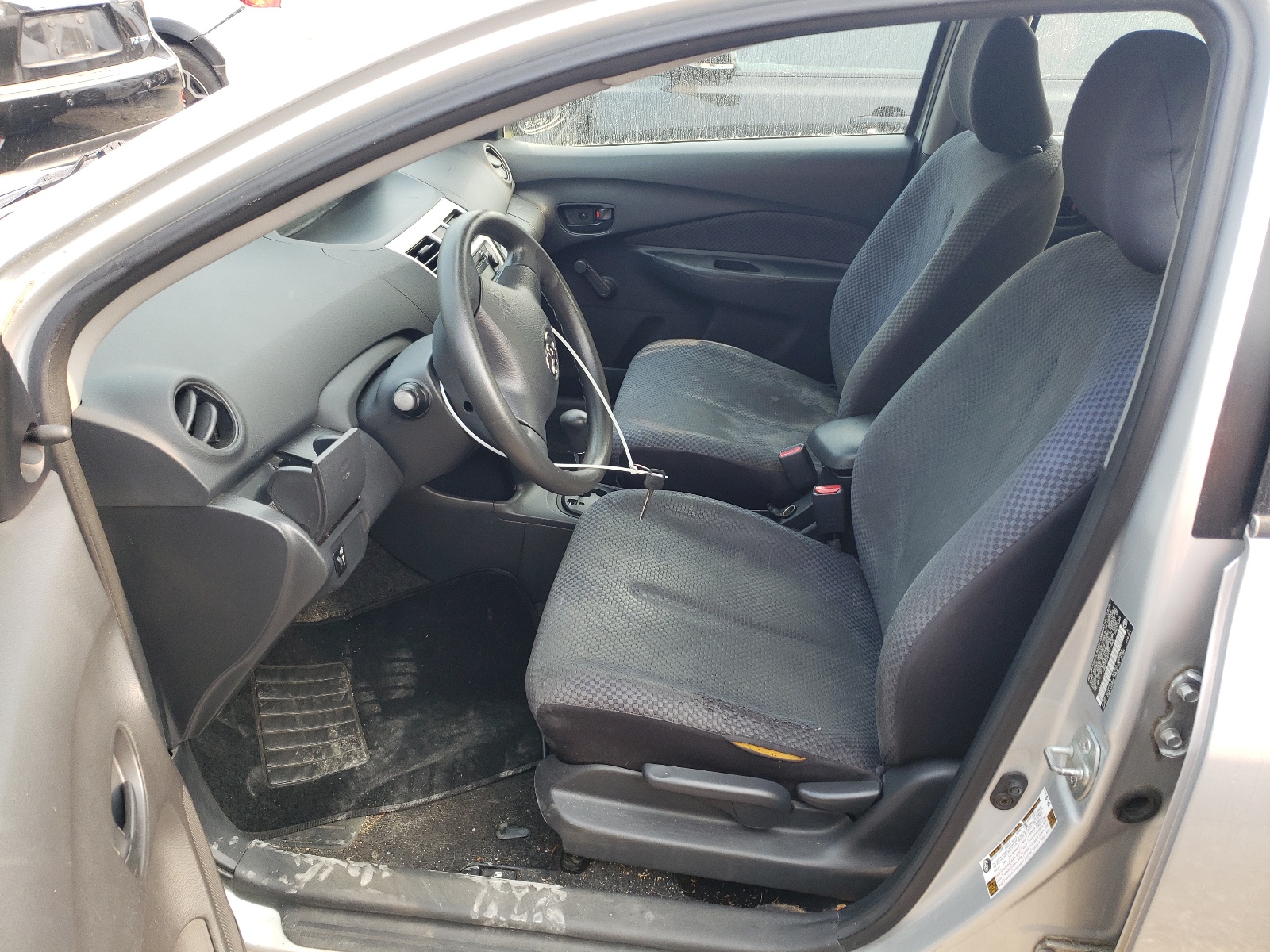 JTDBT923471011468 2007 Toyota Yaris