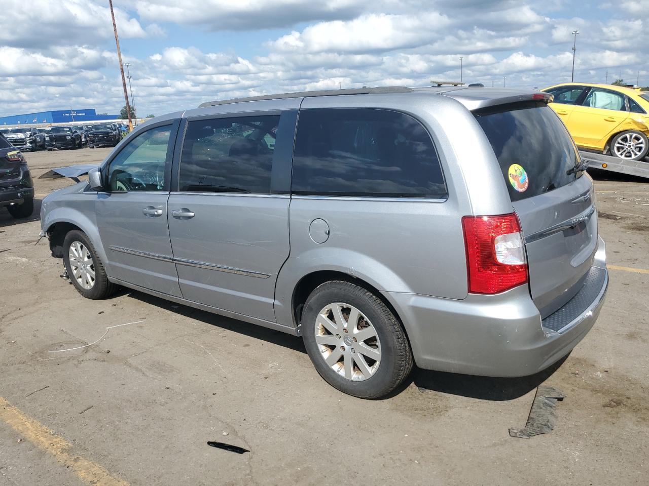 2014 Chrysler Town & Country - Image 2