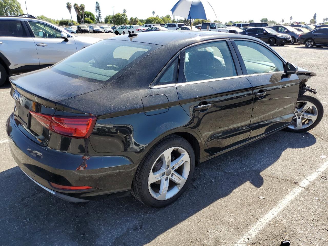 2018 Audi A3 Premium VIN: WAUAUGFF6J1091328 Lot: 67236414