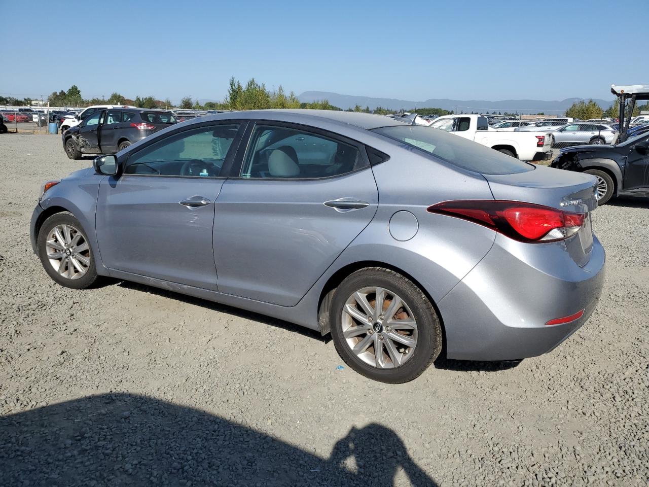 5NPDH4AE3FH603614 2015 HYUNDAI ELANTRA - Image 2