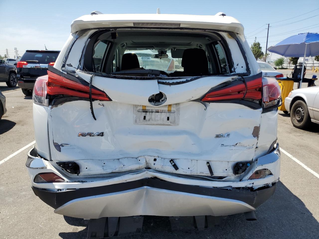 2T3WFREV6HW397531 2017 Toyota Rav4 Xle