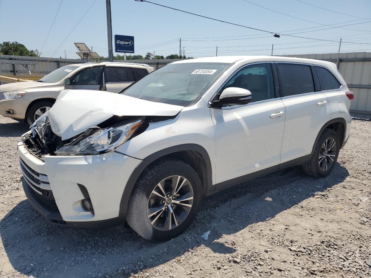 2019 Toyota Highlander - Image 1