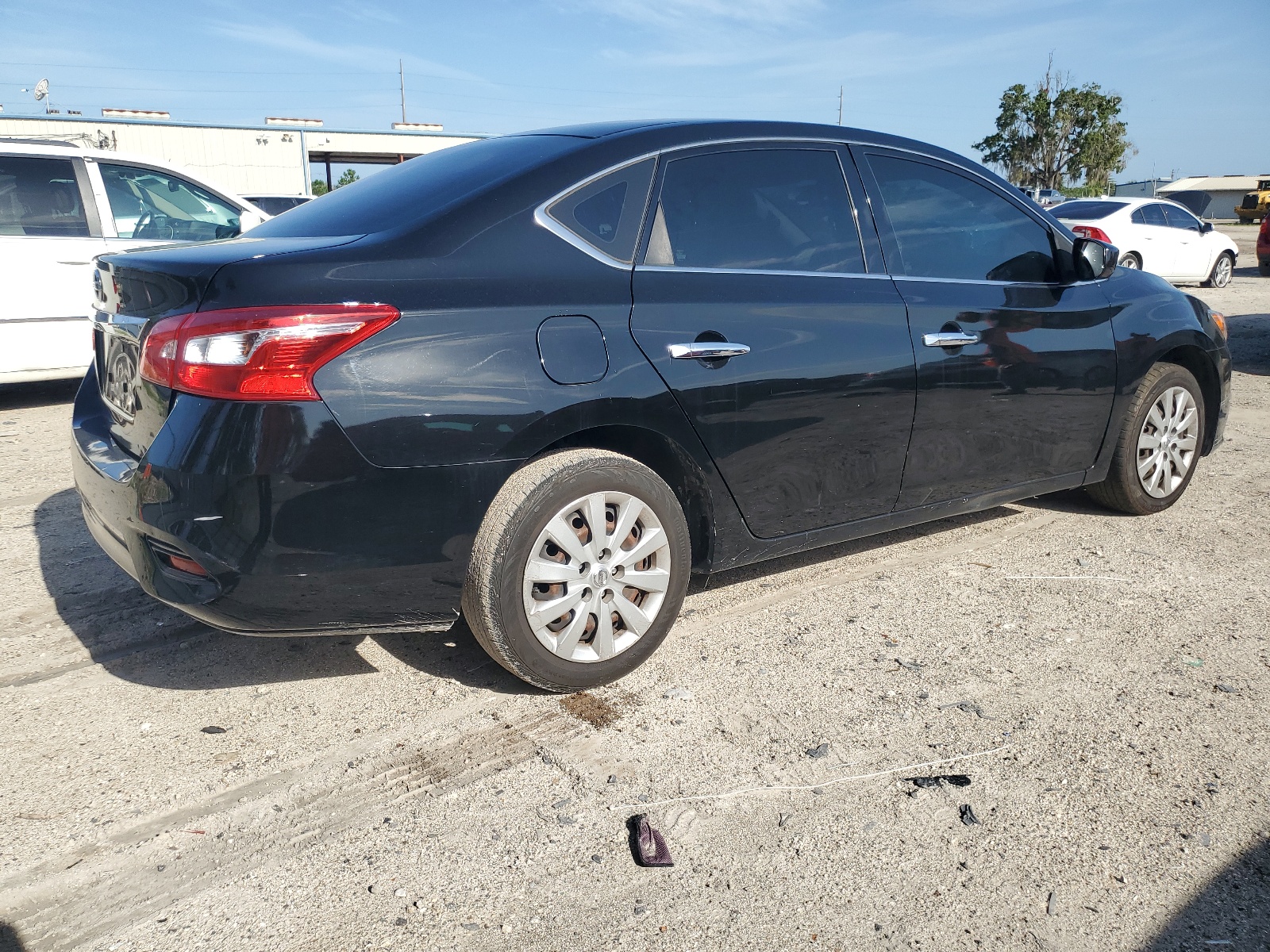 2018 Nissan Sentra S vin: 3N1AB7AP7JY289181