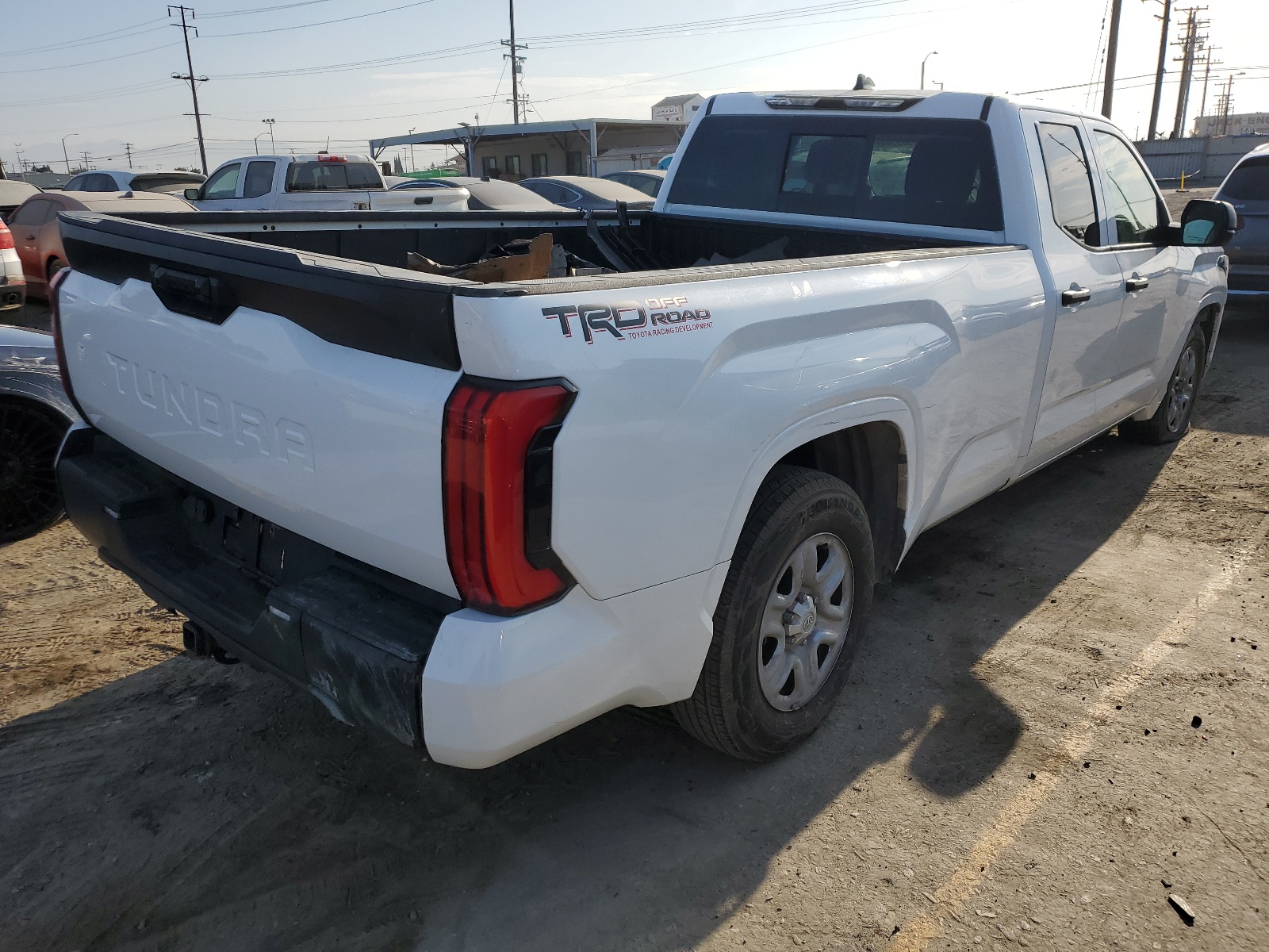 2022 Toyota Tundra Double Cab Sr vin: 5TFKB5CD8NX001040