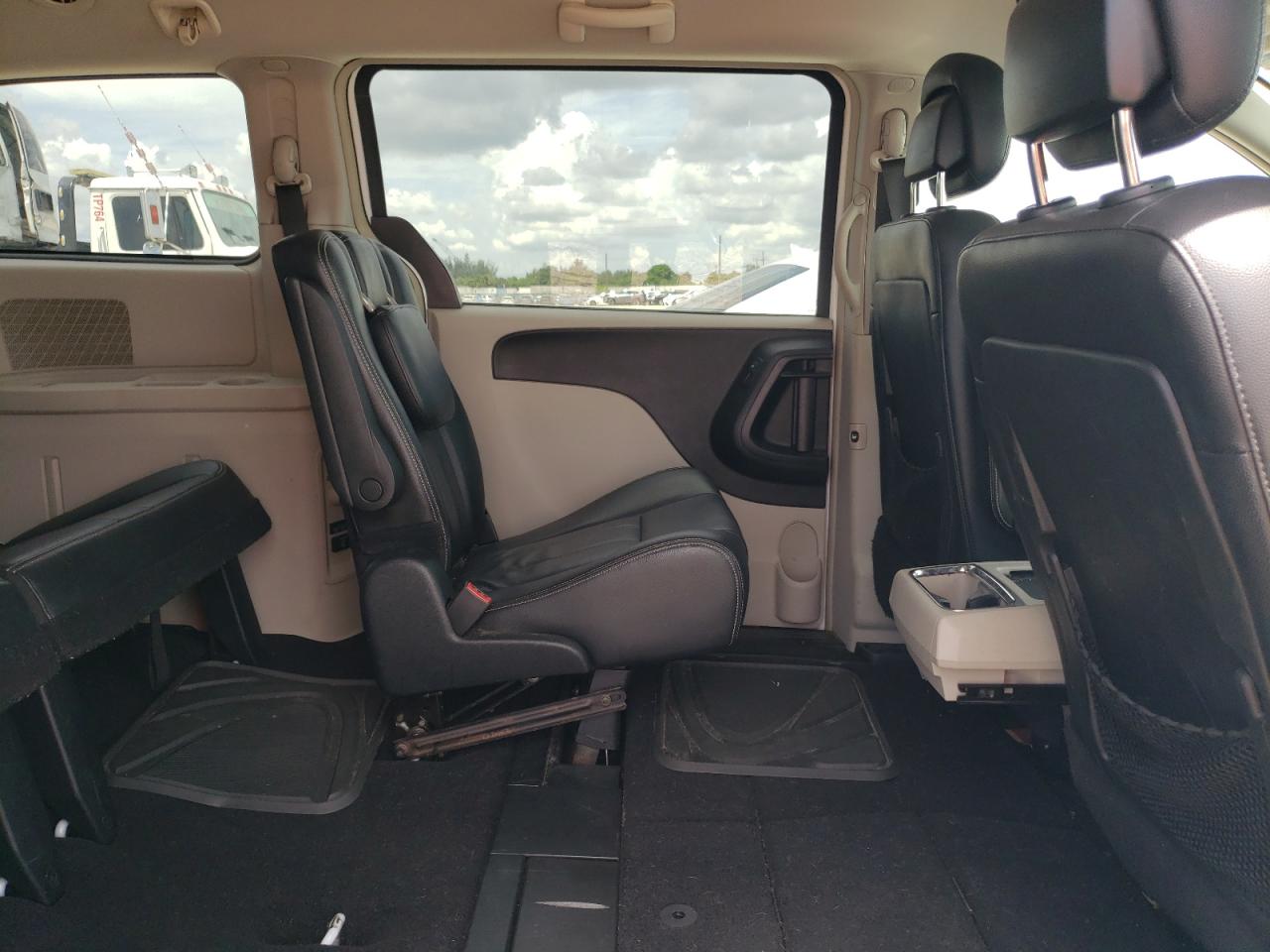 2014 Chrysler Town & Country Touring VIN: 2C4RC1BG6ER435035 Lot: 65793064