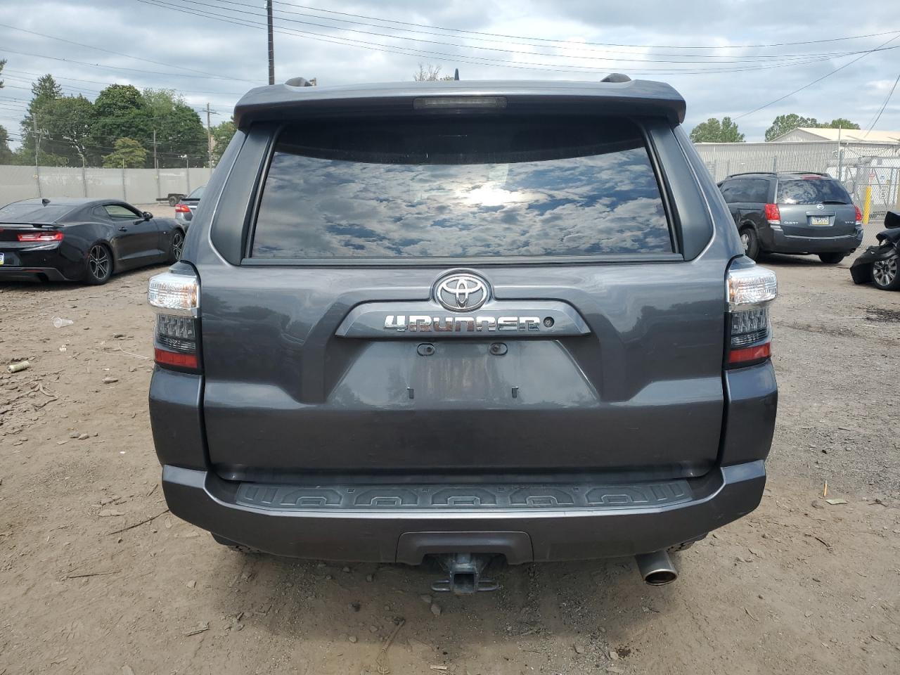 JTEBU5JR5K5711668 2019 Toyota 4Runner Sr5