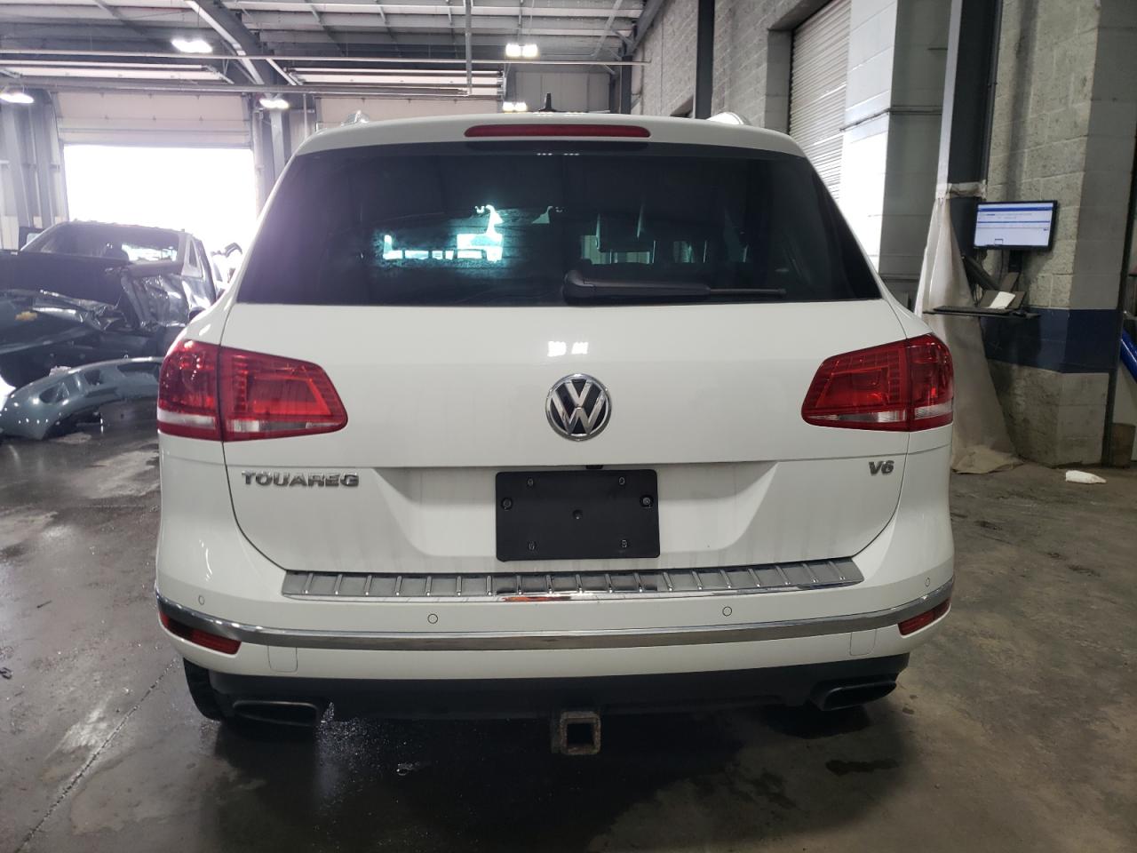 WVGRF7BP7HD004894 2017 Volkswagen Touareg Wolfsburg