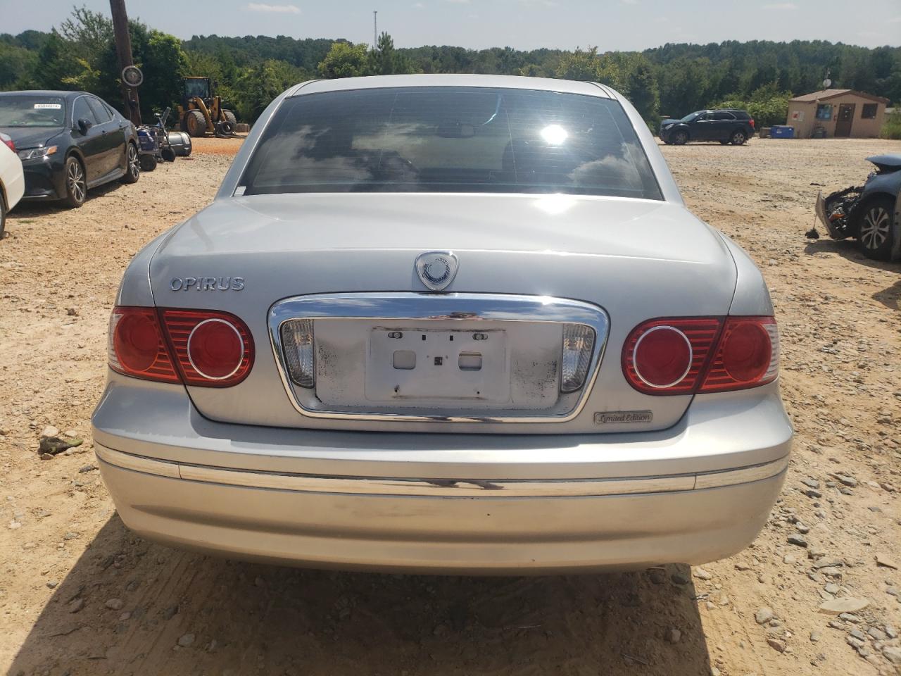 2005 Kia Amanti VIN: KNALD124X55061130 Lot: 68170134