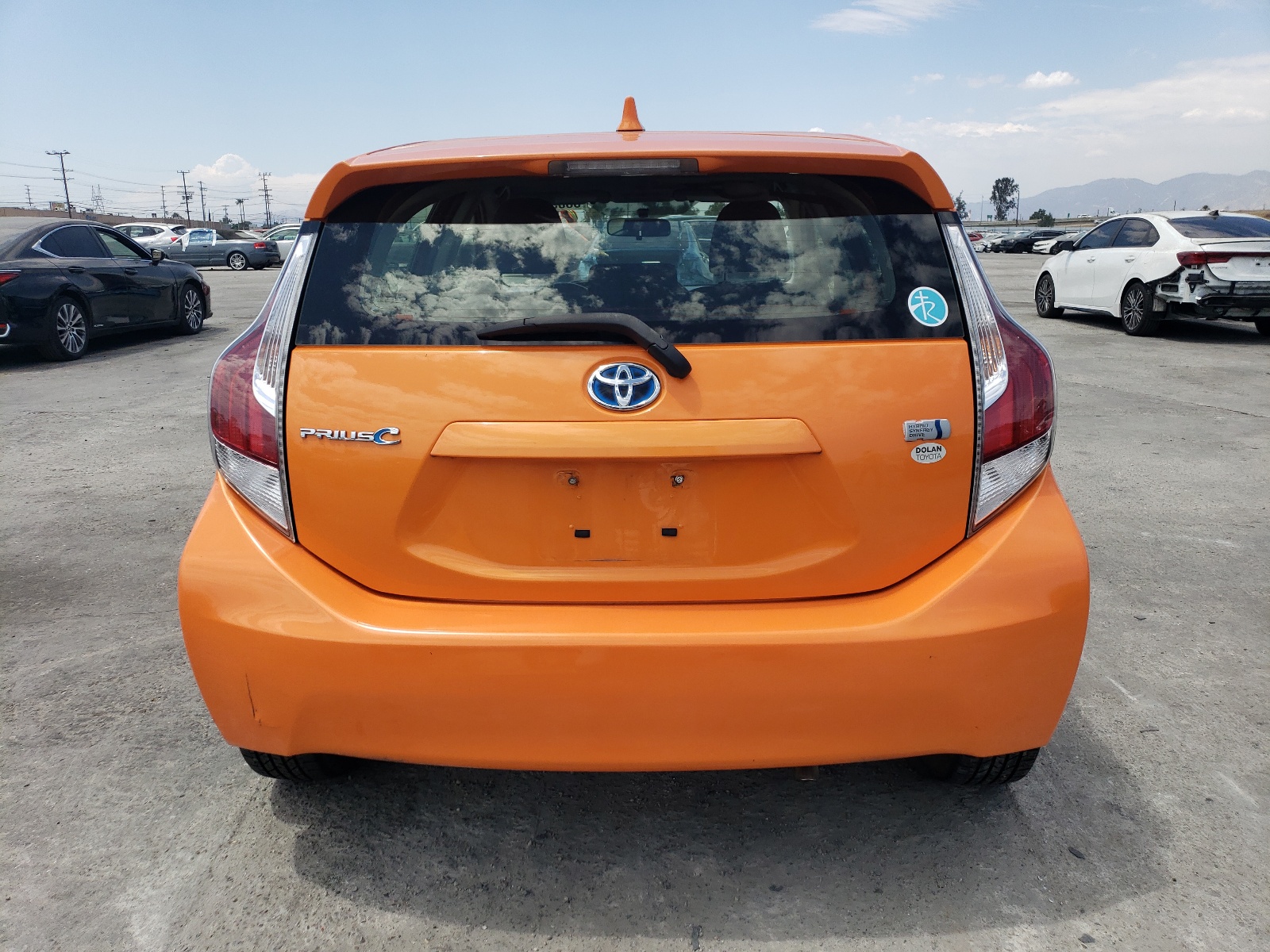 2015 Toyota Prius C vin: JTDKDTB3XF1093019