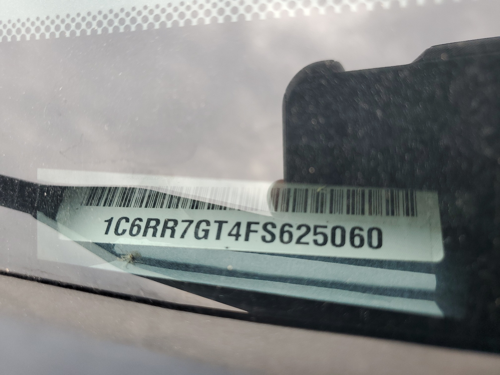 1C6RR7GT4FS625060 2015 Ram 1500 Slt